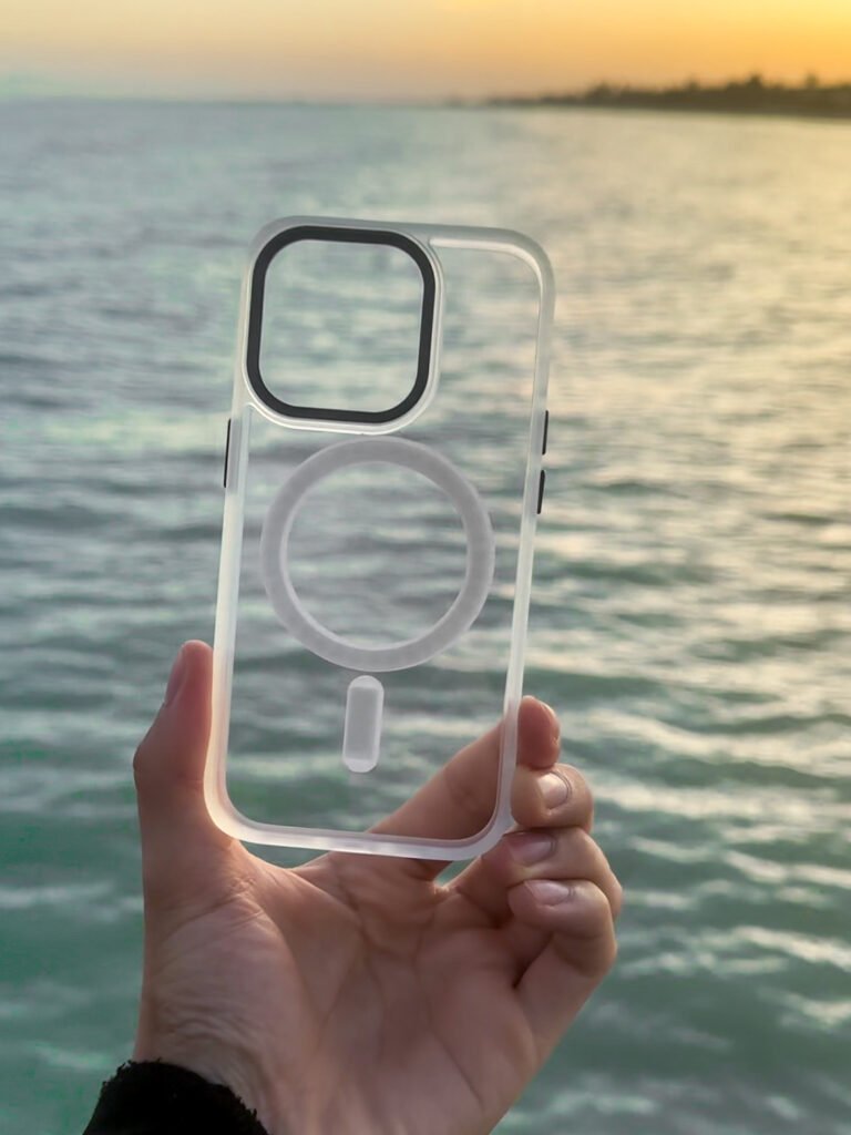 Funda Transparente con Módulo de Metal
