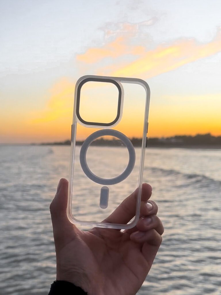 Funda Transparente con Módulo de Metal