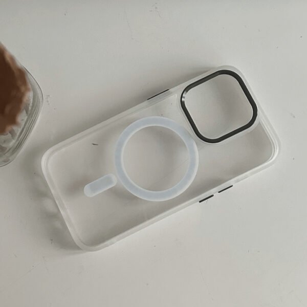 Funda Transparente con Módulo de Metal